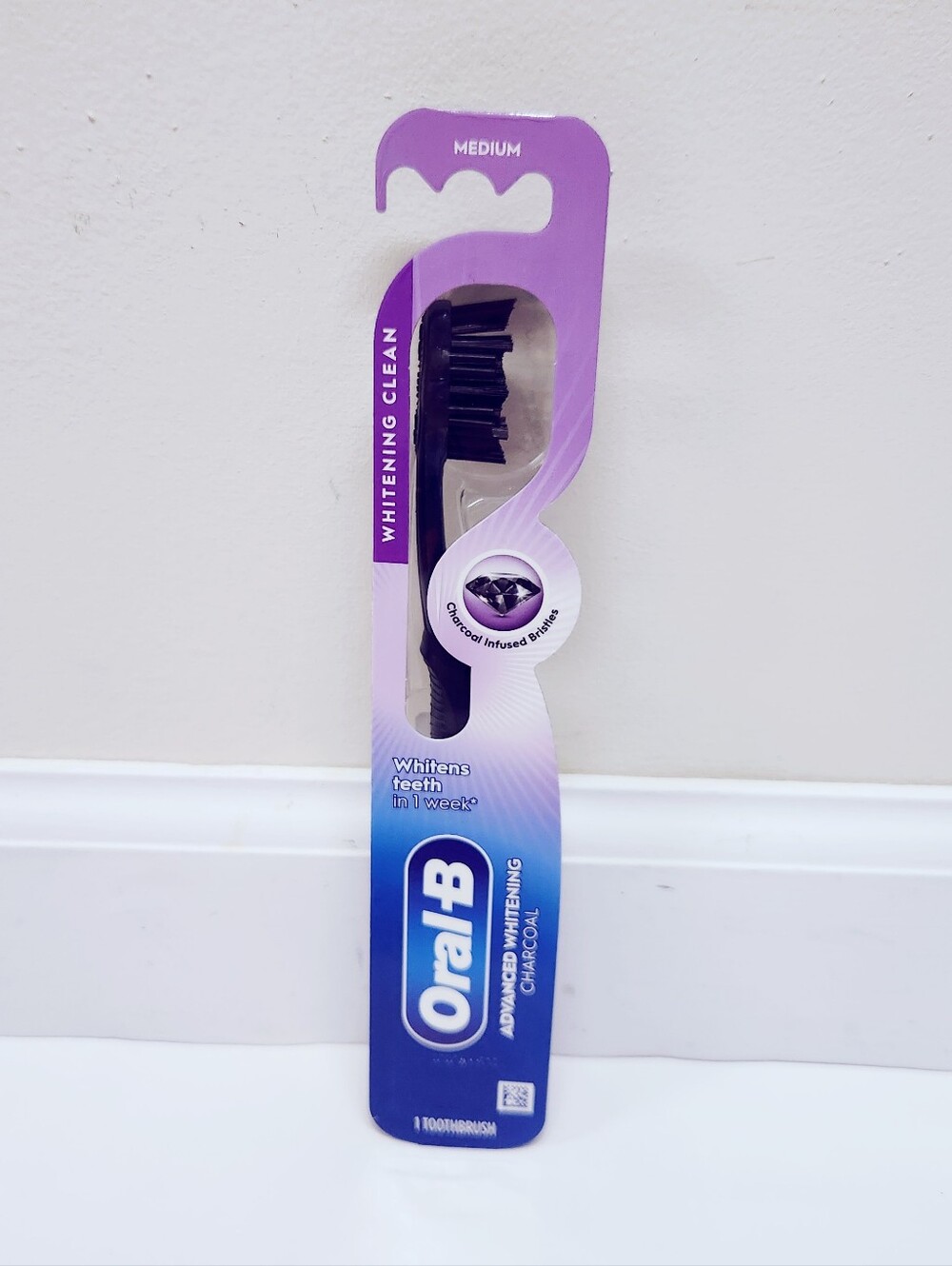 🍭7/$15 Oral-B Charcoal Whitening Toothbrush Medium Bristle